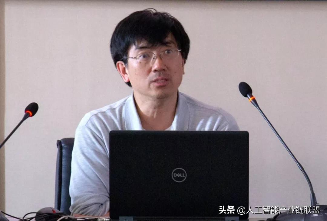 二四天天正版免费资源大放送，探索知识的海洋，尽享学术盛宴，二四天天正版资源大放送，探索知识海洋，畅享学术盛宴
