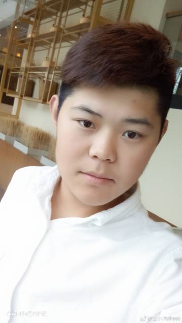 澳门六肖王小胖的真实身份与视频风采，澳门六肖王小胖，真实身份揭秘与视频风采展现